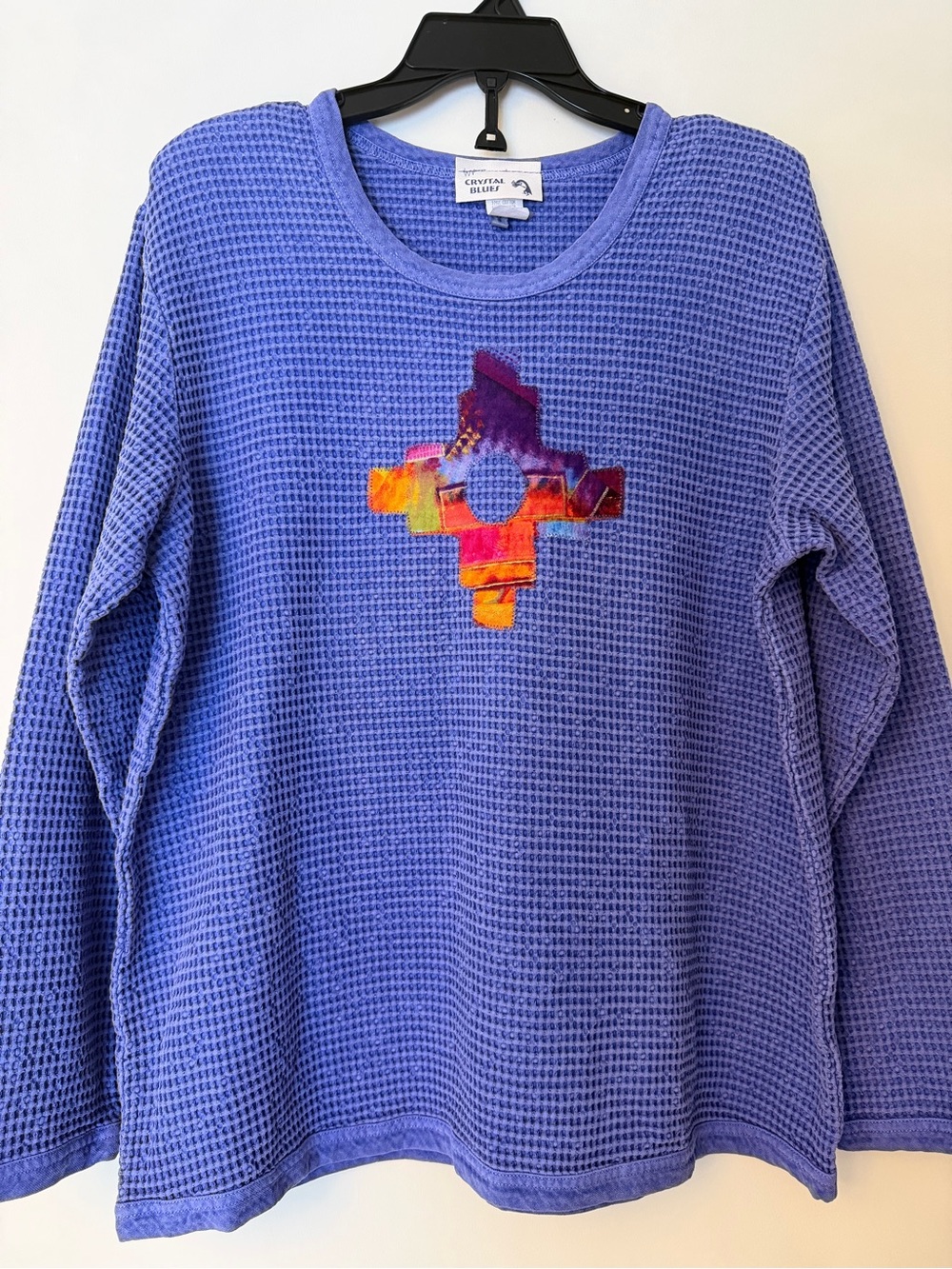 Crystal Blue Purple Waffle Knit Crewneck Sweater with Colorful Emblem VTG size M